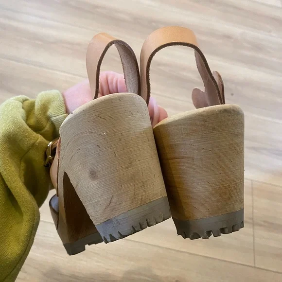 Mia Shoes Tan Leather Clog Sandal with Buckle - Picture 7 of 10